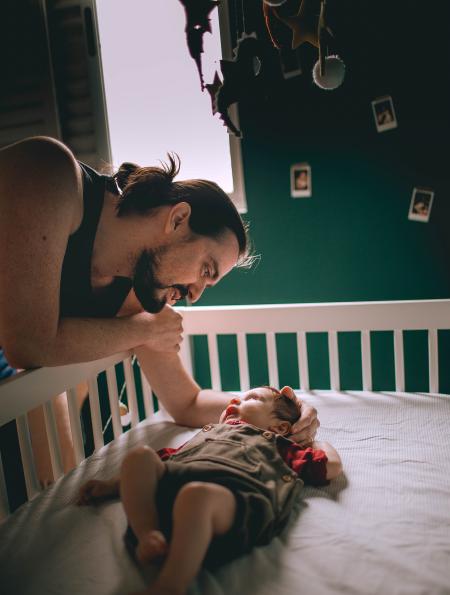 New fathers, mental health, and a spectrum of digital dis/engagement