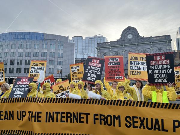 A Europe-wide Coalition demands action on Child Sexual Abuse Regulation in front of the European Parliament
