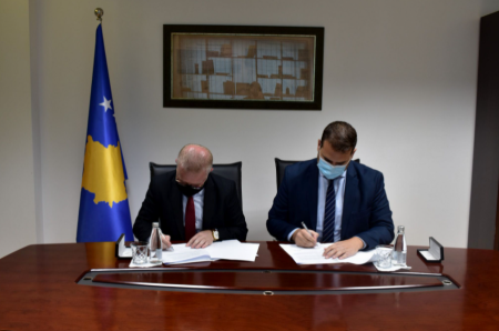  The signing of the decision for the establishment of the team