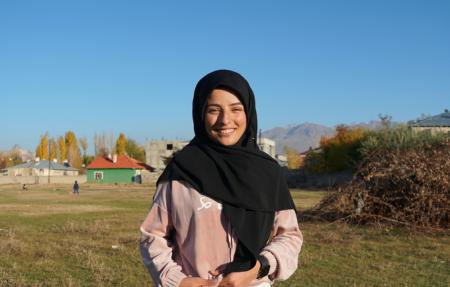 Helin İnce, a young woman from Karlıyamaş village of Van, works with UNFPA as a health mediator to end child marriages. Credit: @UNFPA Turkey/Kübra Özdemir.